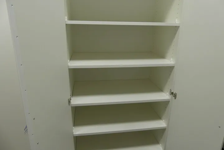 2x Schrank Maße in cm ca.: 90 x 58 x 200